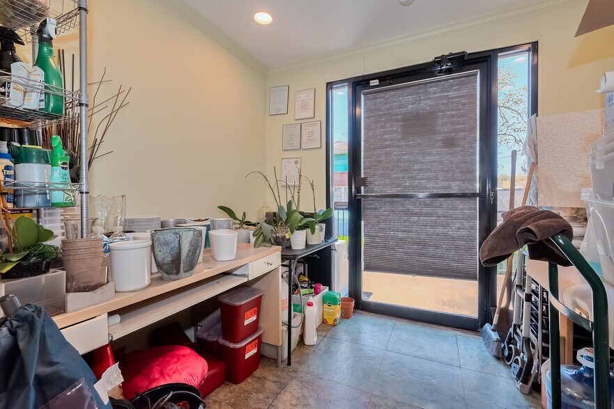 More Photos Of 1512 W Alabama St, Houston General Retail For Sale