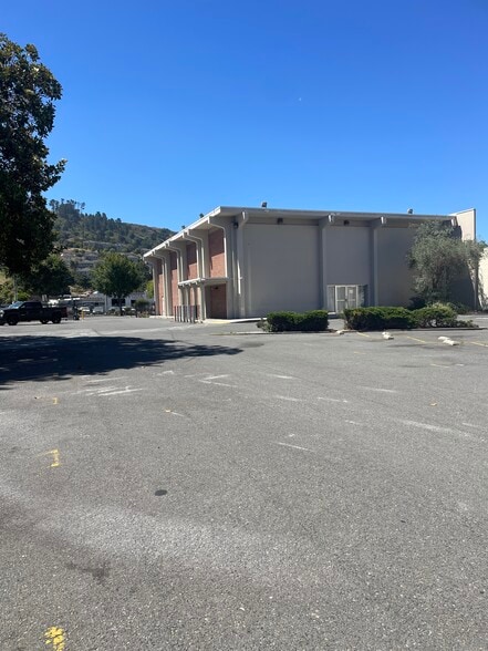 More Photos Of 3939 San Pablo Dam Rd, El Sobrante Bank For Lease