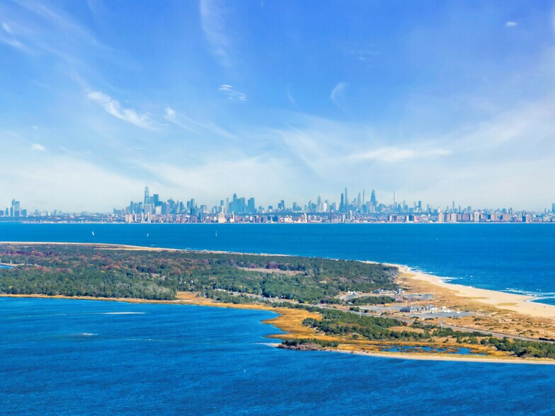 More Photos Of 132 Bay Ave, Highlands Storefront Retail Residential For Lease