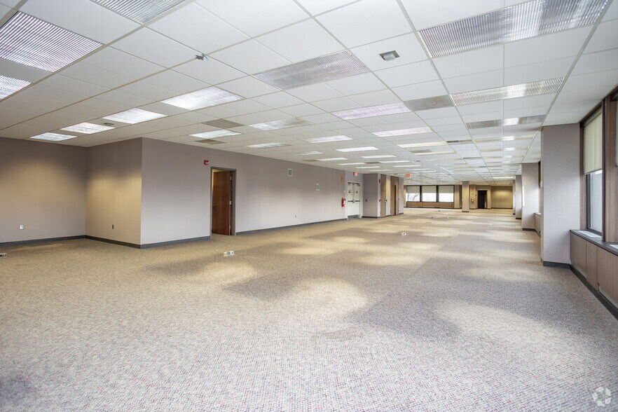 More Photos Of 2501 Wilmington Rd, New Castle Office For Lease