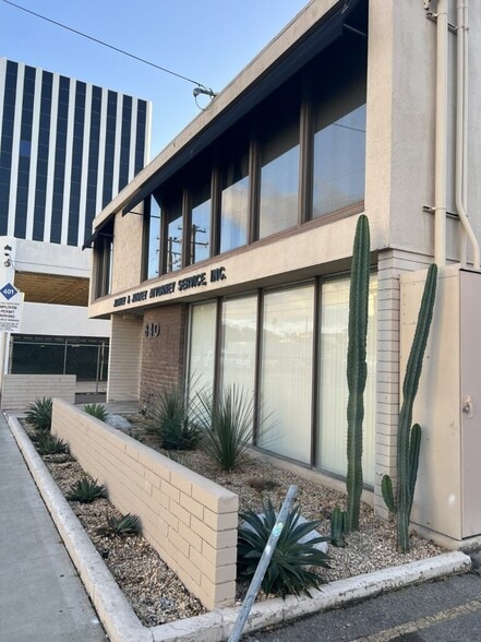 More Photos Of 840 N Birch St, Santa Ana Office For Sale