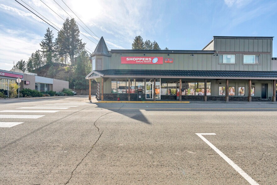 More Photos Of 232 Bridge St, Princeton General Retail For Sale