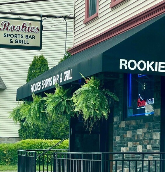 More Photos Of 1524 Van Vranken Ave, Schenectady Bar For Sale