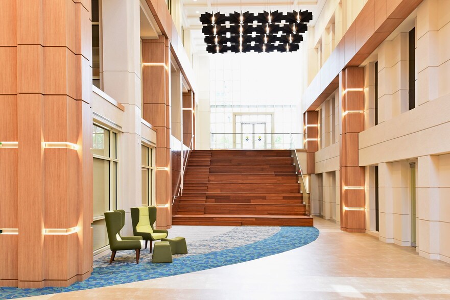 More Photos Of 5669 Peachtree Dunwoody Rd NE, Atlanta Unknown For Lease