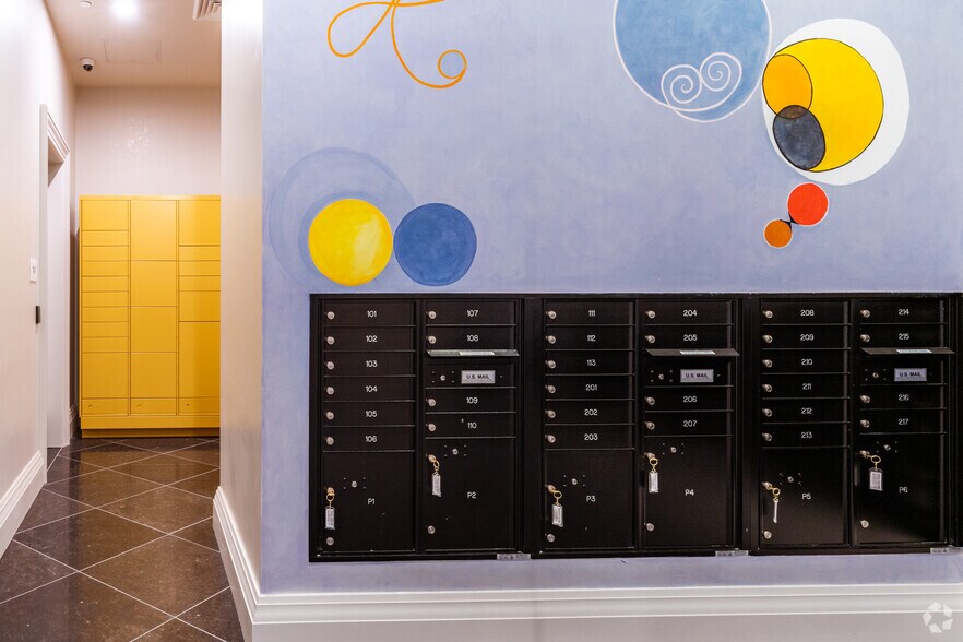 More Photos Of 2865 18th St, San Francisco Apartments For Lease