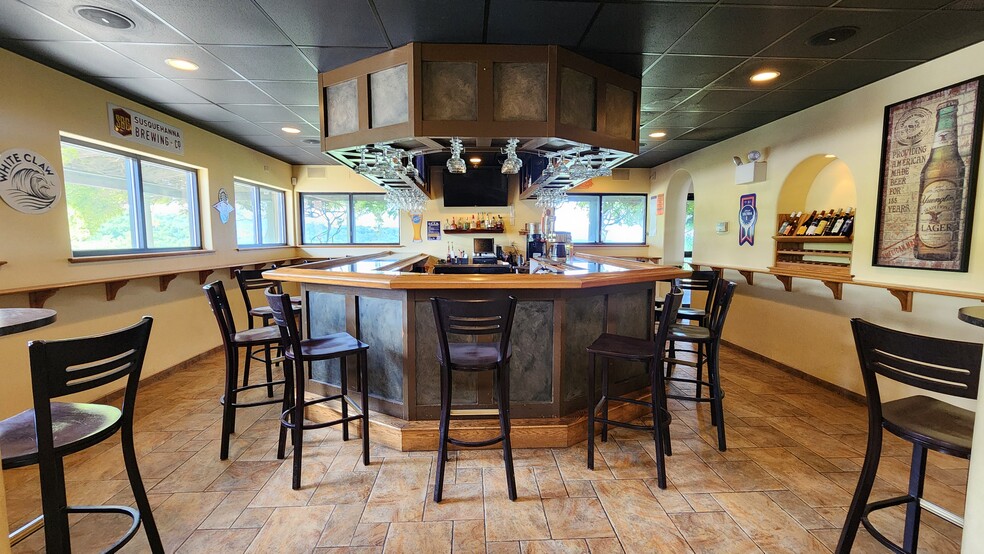 More Photos Of 6 Radcliffe Dr, Moosic Restaurant For Sale