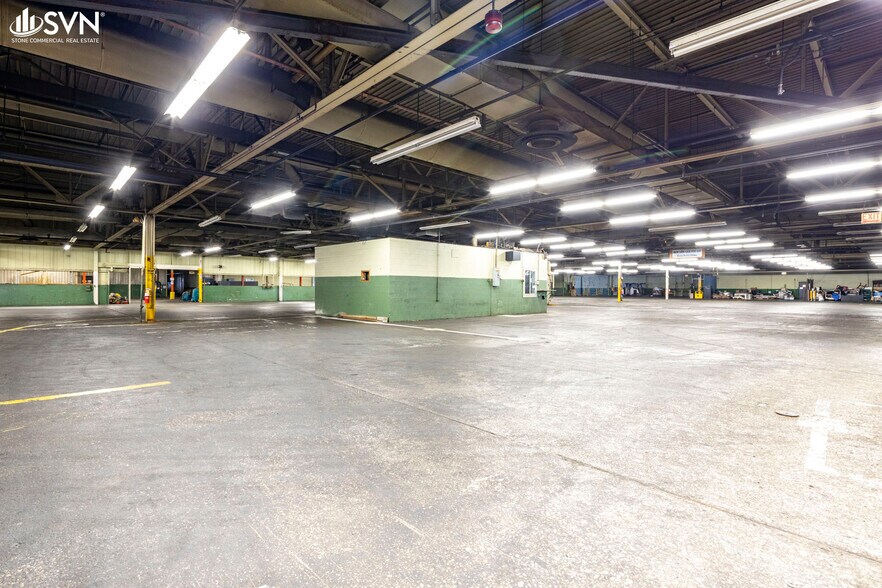 More Photos Of 695 N Main St, Winchester Industrial For Sale