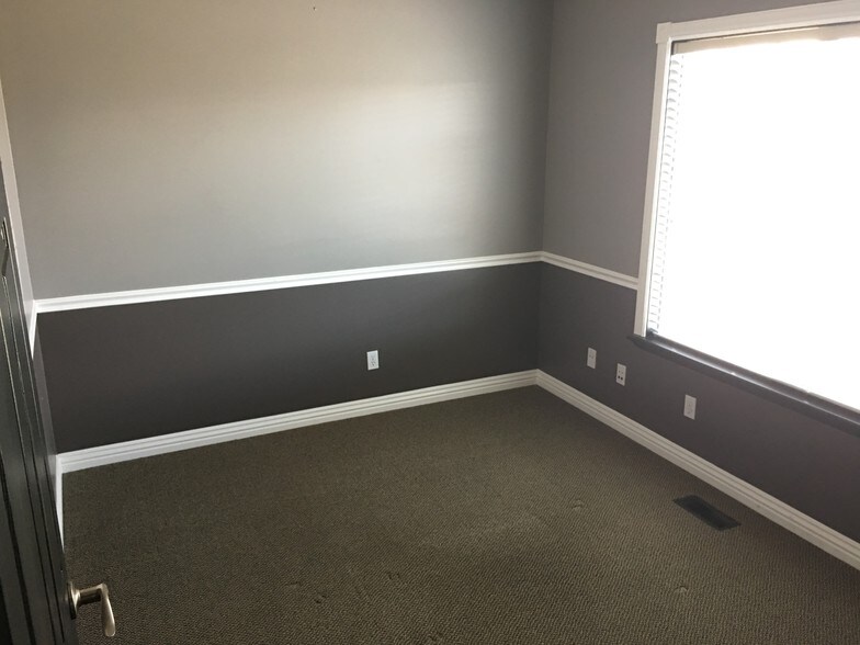 More Photos Of 519-533 W Center St, Pleasant Grove Office For Lease
