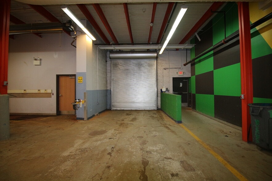 More Photos Of 925 N 8th St, Camden Warehouse For Lease