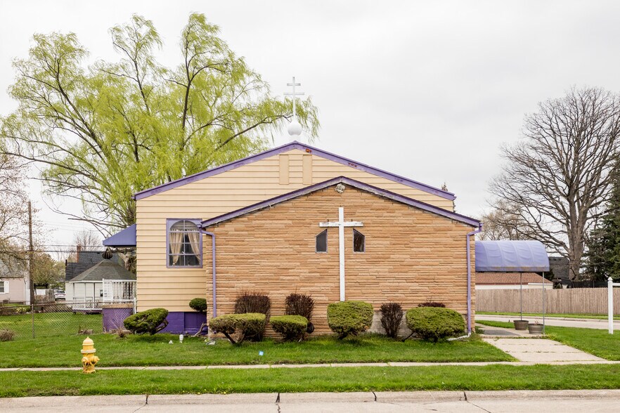 More Photos Of 14873 Collinson St, Eastpointe Religious Facility For Sale