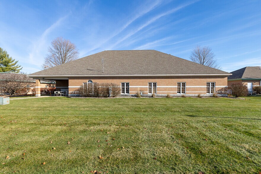 More Photos Of 1123 S Indiana Ave, Goshen Office For Sale