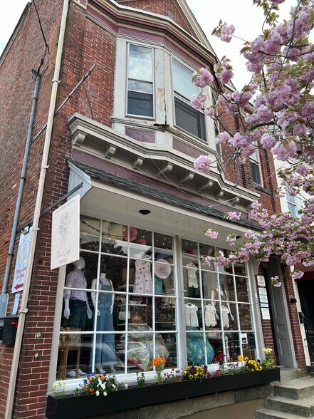 More Photos Of 37 Main St, Clinton Township Storefront Retail Residential For Lease