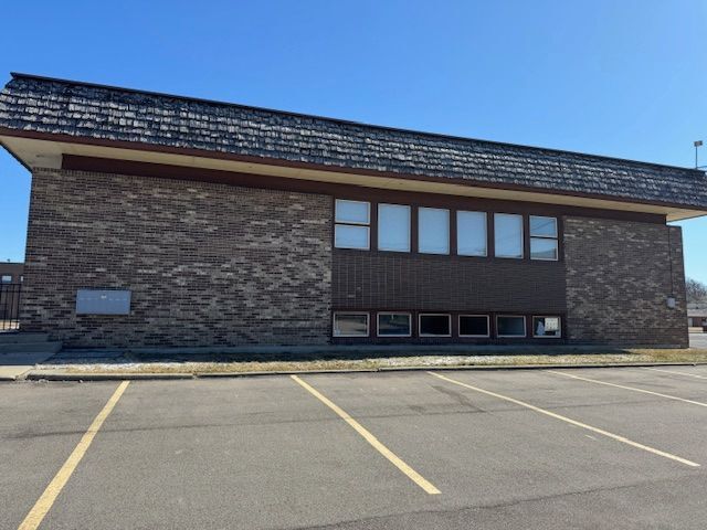 More Photos Of 1600 Kingsway Ct, Trenton Medical For Sale