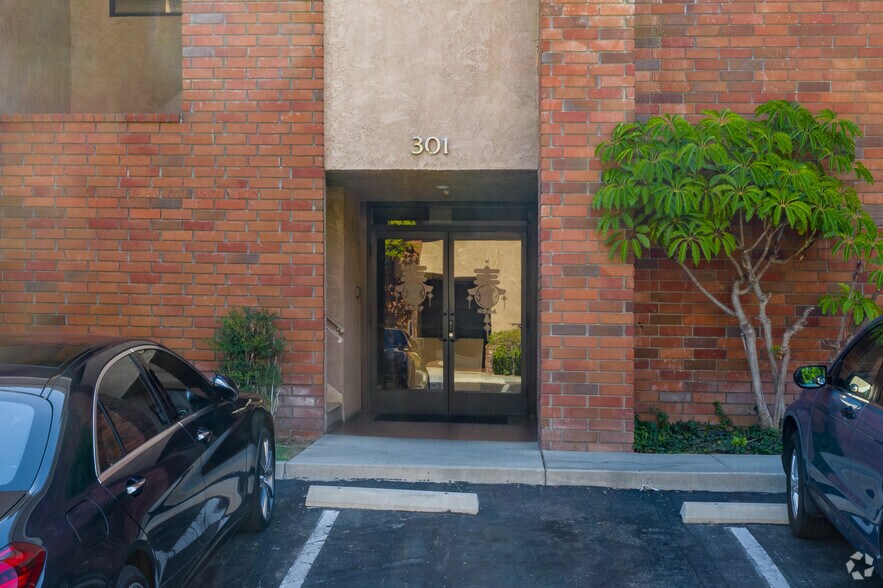 More Photos Of 301 E Foothill Blvd, Arcadia Office For Lease