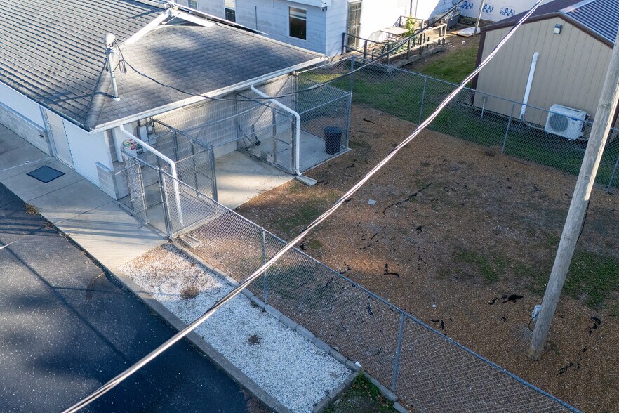 More Photos Of 602 S Court St, Marion Office For Sale
