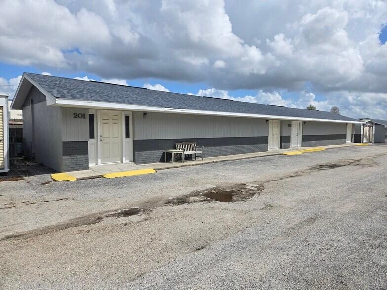 More Photos Of 11151 66th St N, Largo Office For Lease