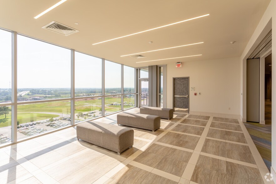 More Photos Of 5100 W JB Hunt Dr, Rogers Office For Lease