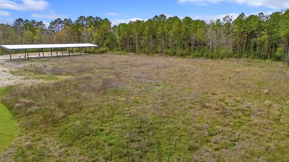 More Photos Of 21034 US Highway 96 S, Kirbyville Flex For Sale