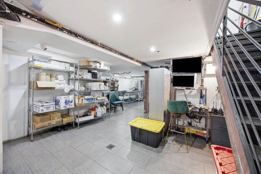 More Photos Of 1041 Flushing, Brooklyn Restaurant For Lease