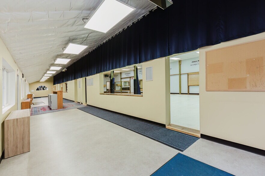 More Photos Of 4560 SE Mile Hill Dr, Port Orchard Freestanding For Lease