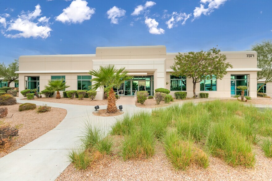 More Photos Of 7371 Prairie Falcon Rd, Las Vegas Office For Sale