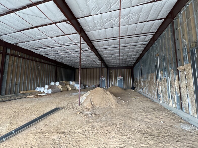 More Photos Of 9566 Cliffdale Rd, Fayetteville General Retail For Lease