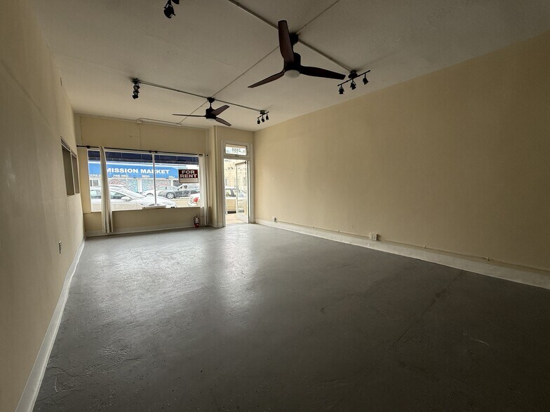 More Photos Of 2886-2888 Mission Blvd, San Diego Storefront Retail Residential For Sale