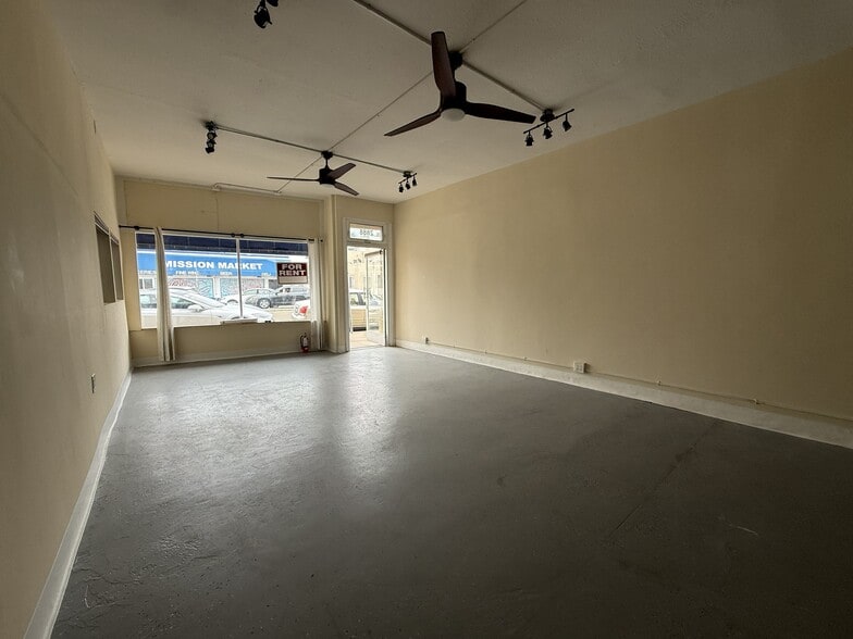 More Photos Of 2886-2888 Mission Blvd, San Diego Storefront Retail Residential For Lease