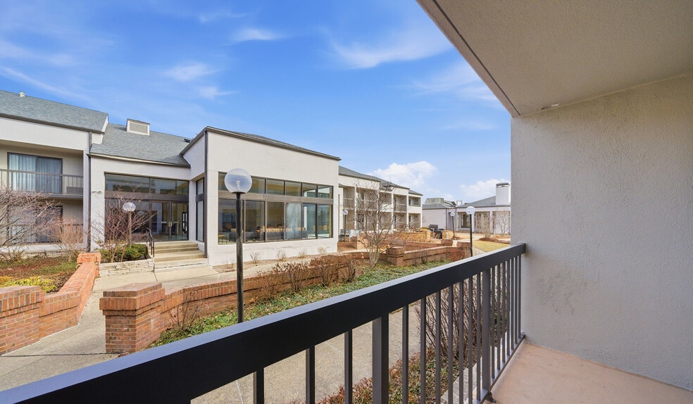 More Photos Of 800 Lake Cook Rd, Deerfield Hotel For Sale