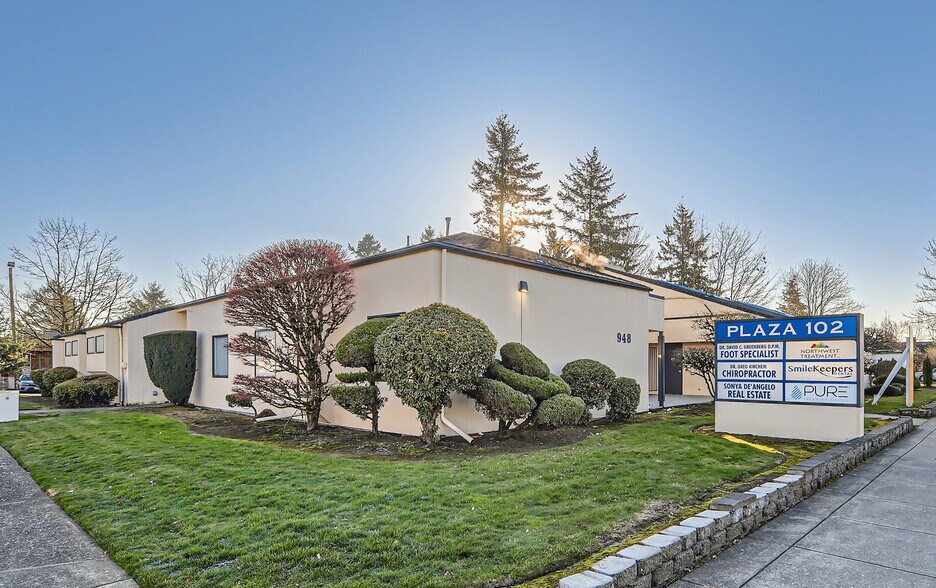 More Photos Of 940-948 NE 102nd Ave, Portland Medical For Sale