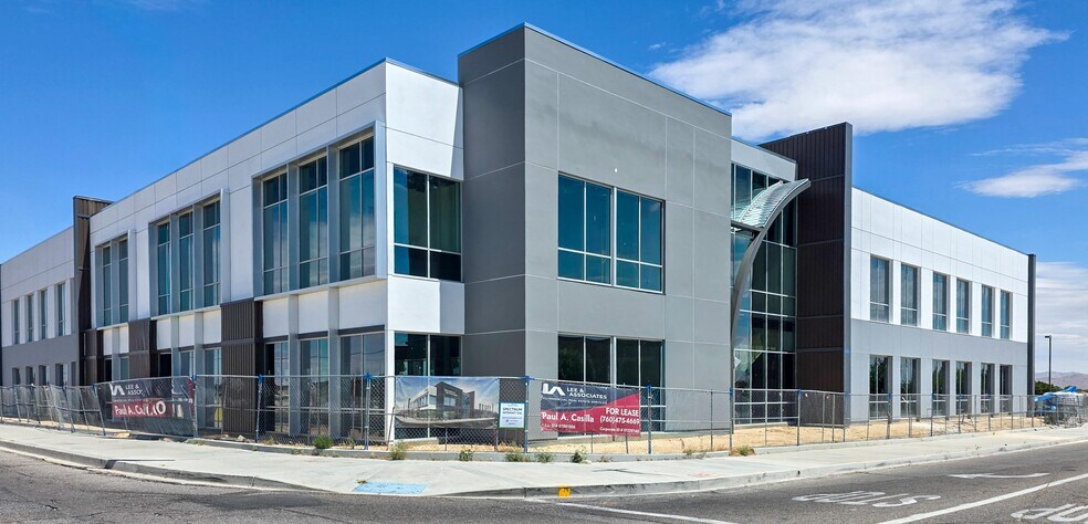 Primary Photo Of 15075 Amargosa Rd, Victorville Medical For Lease