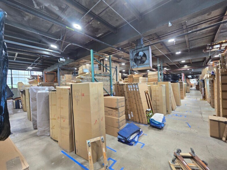 More Photos Of 533 Whitehead Rd, Hamilton Warehouse For Lease