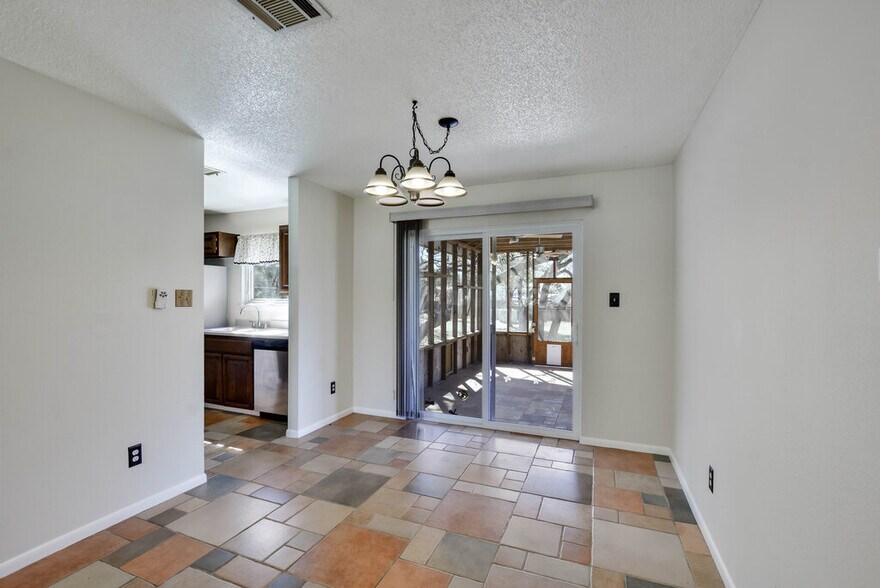 More Photos Of 16001 Awalt Dr, Austin Office For Sale