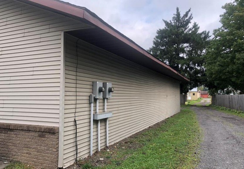 More Photos Of 6002 State Route 281, Little York Convenience Store For Sale