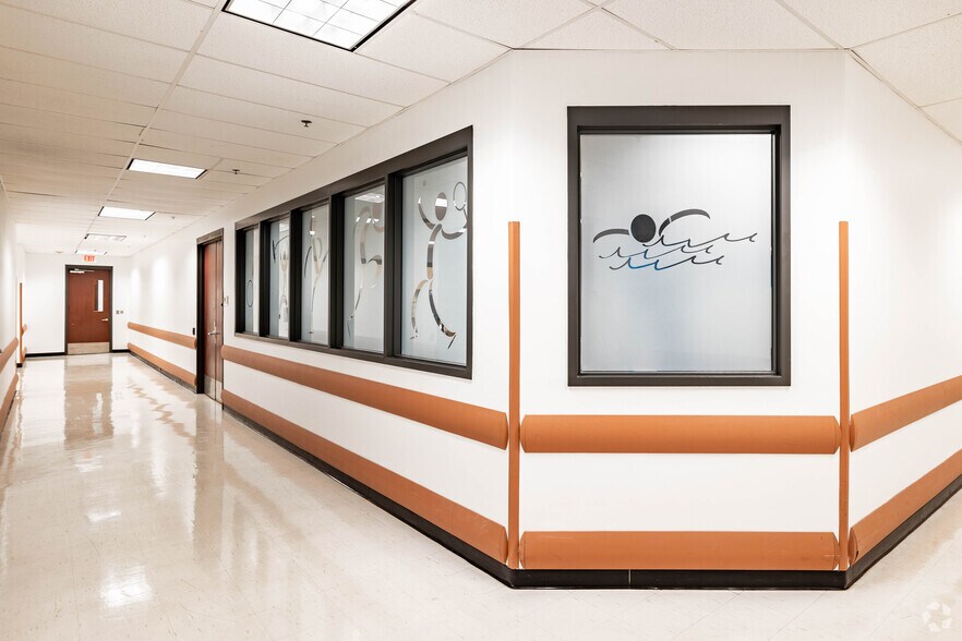 More Photos Of 2221 Edward Holland Dr, Richmond Office For Lease