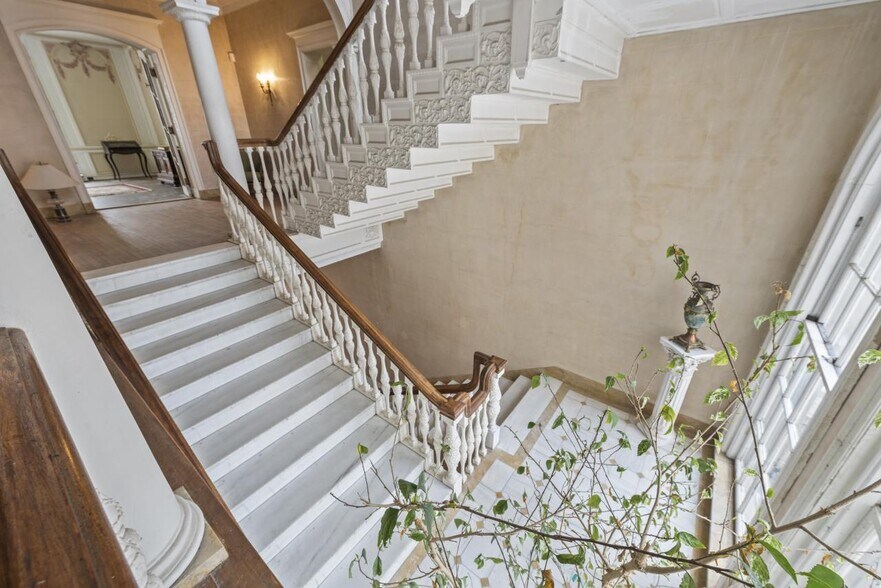 More Photos Of 8469 E Jefferson Ave, Detroit Office Residential For Sale