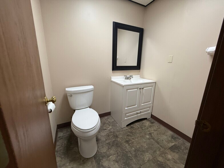 More Photos Of 51 N America Dr, West Seneca Office For Lease