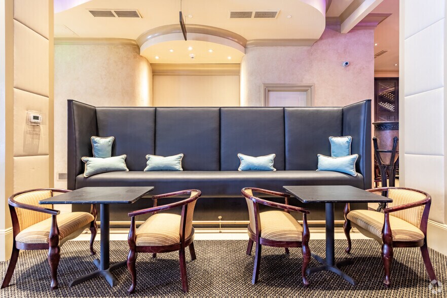 More Photos Of 18 N 6th St, Allentown General Retail For Sale