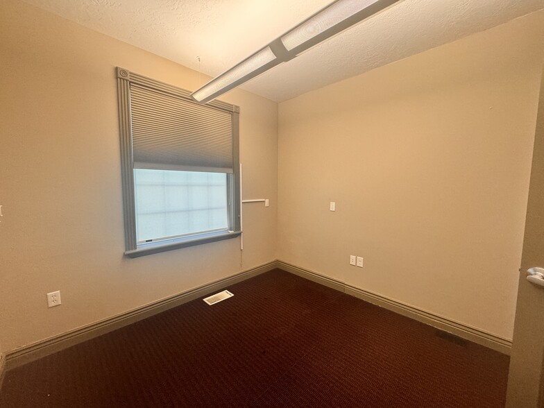 More Photos Of 1125 Blackhawk Blvd, Mount Pleasant Medical For Lease