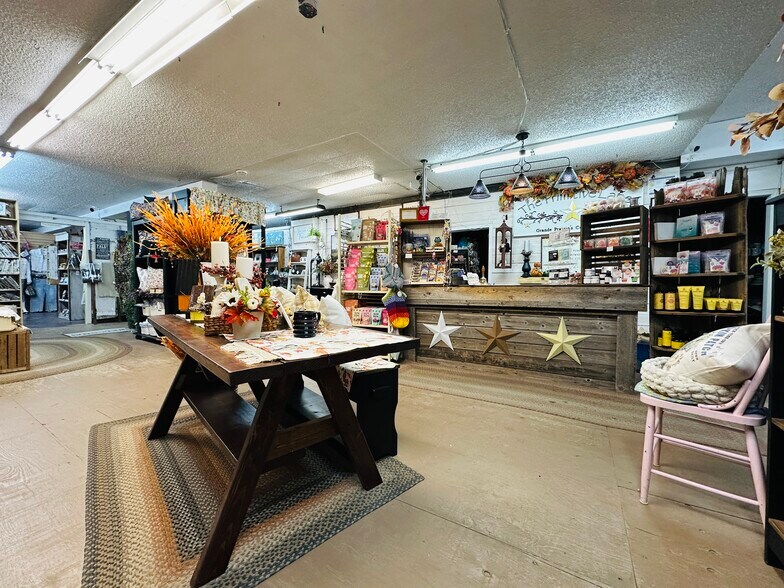 More Photos Of 10124 100 Av, Grande Prairie Apartments For Sale