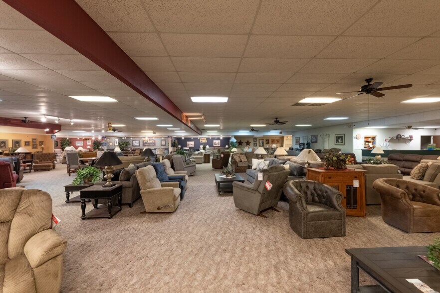 More Photos Of 2515 E Montgomery Pl, Wichita Falls Freestanding For Sale