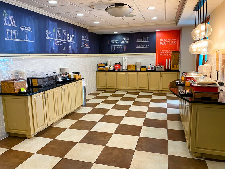 More Photos Of 3404 Samson Way, Bellevue Hotel For Sale