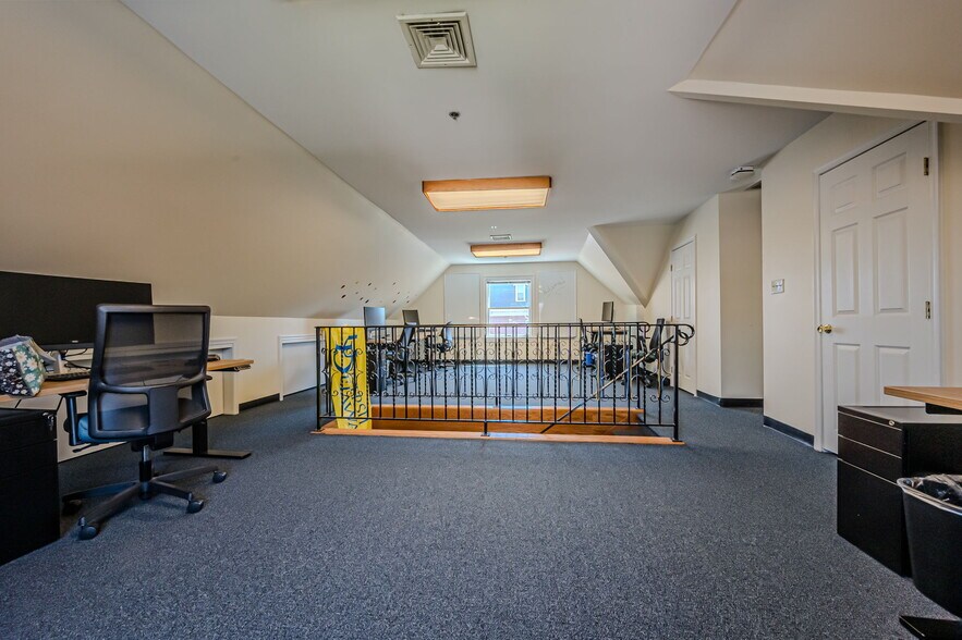 More Photos Of 77 E Main St, Newark Loft Creative Space For Sale