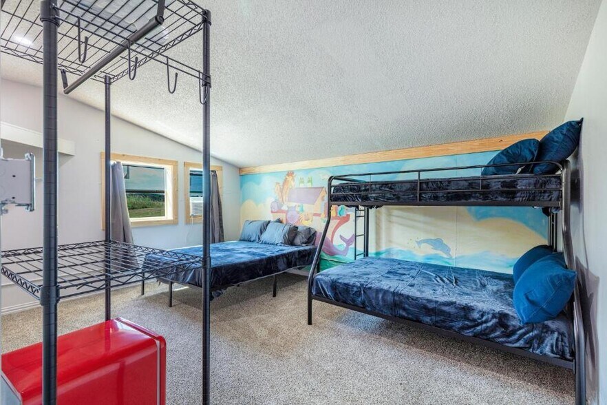 More Photos Of 3402 Goodnight Blvd, Wills Point Research And Development For Sale