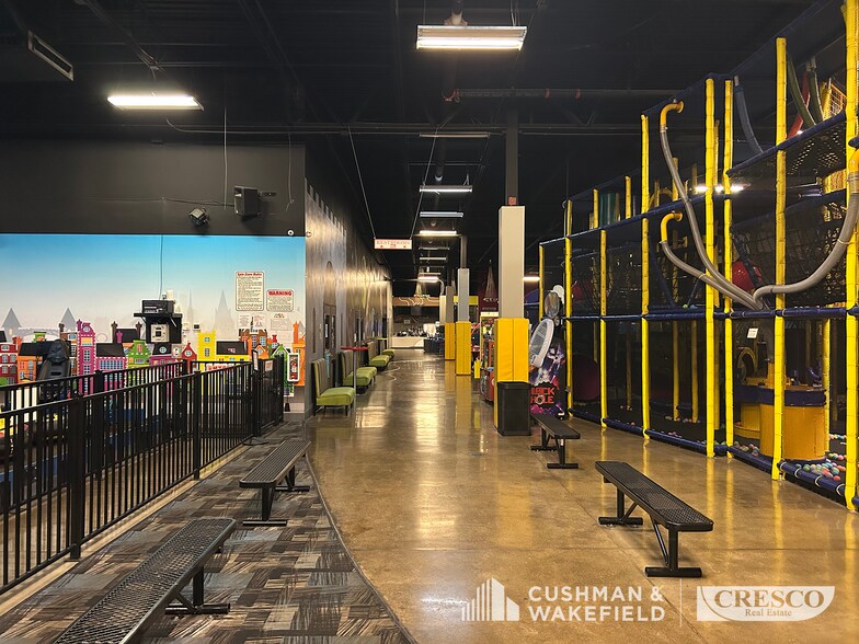 More Photos Of 8247-8303 Day Dr, Parma General Retail For Sale