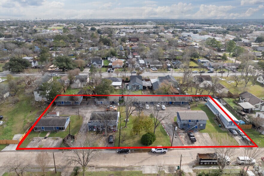 More Photos Of 1001-1007 Spooner St, Pasadena Apartments For Sale