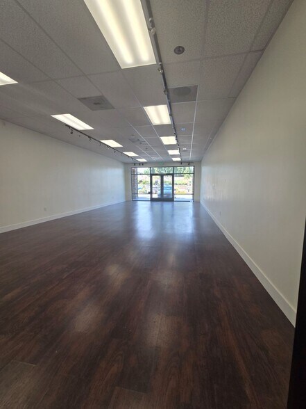 More Photos Of 8840 N Magnolia Ave, Santee Freestanding For Lease