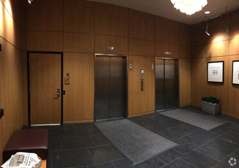 More Photos Of 401 N Front St, Columbus Office For Lease