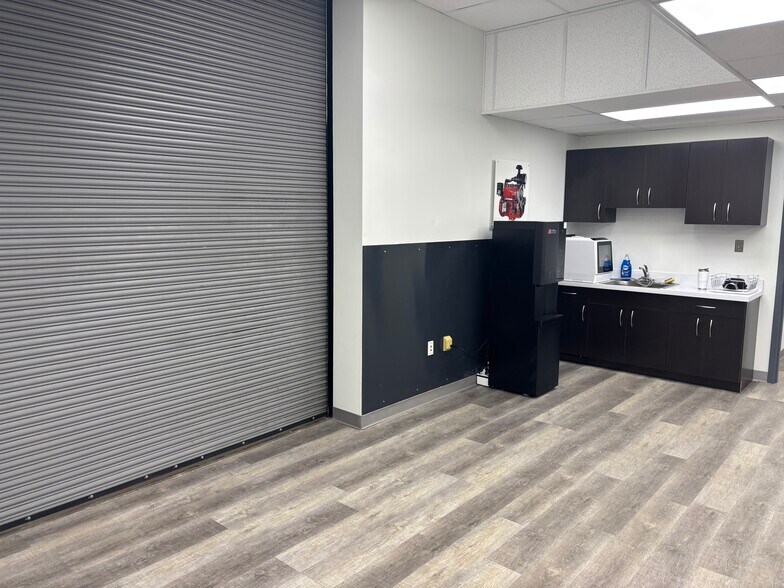 More Photos Of 251 Mason Rd, Howell Manufacturing For Sale