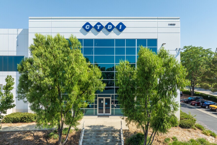 More Photos Of 14600 Bar Harbor Rd, Fontana Warehouse For Lease